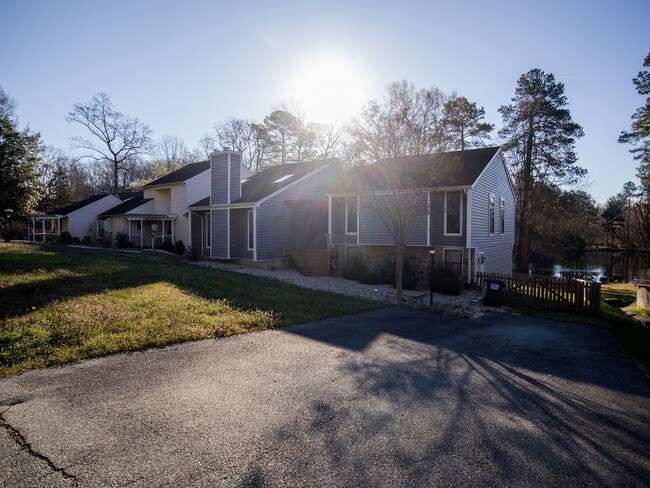 Building Photo - Move in ready 3 bedroom home