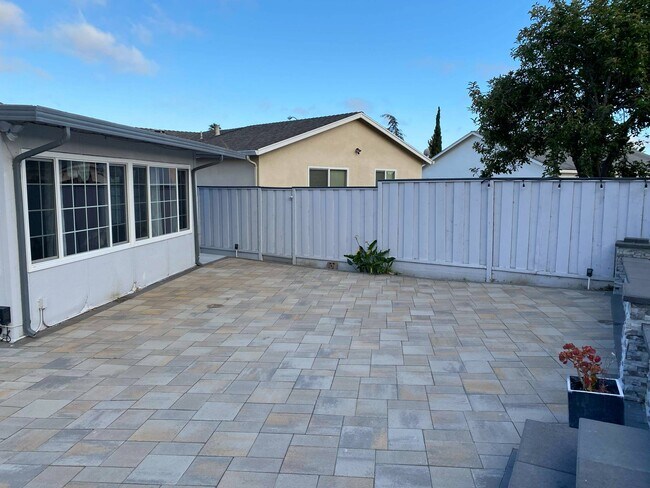 Building Photo - 31385 San Andreas Dr