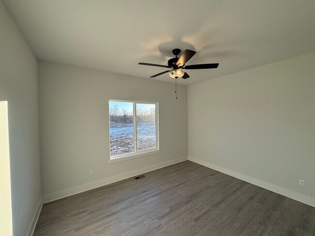 Building Photo - $1,850 - 4 bed 3 bath - Newer Build Duplex *COMING SOON*