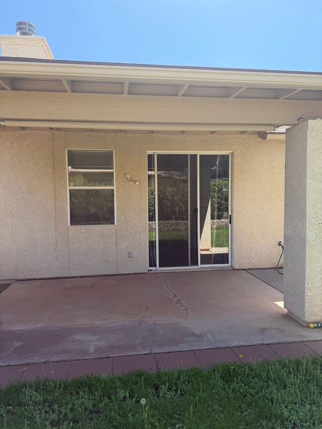 Building Photo - Great Location on Cul de Sac Lot