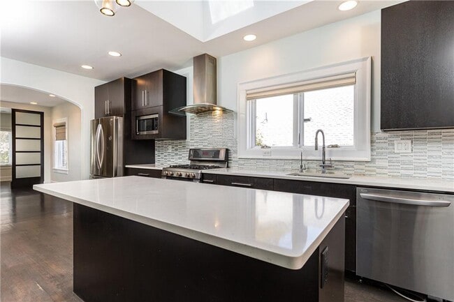 Building Photo - 1022 Reeder Cir NE