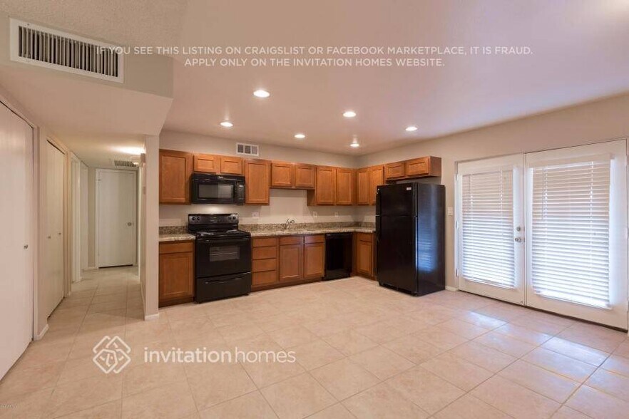 Building Photo - 1800 W Mountain View Dr