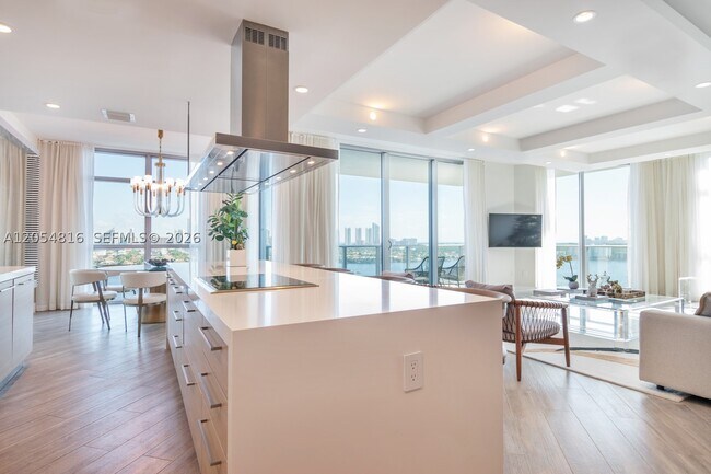 Building Photo - 17301 Biscayne Blvd