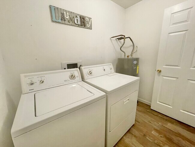 Building Photo - 210 Beaver St