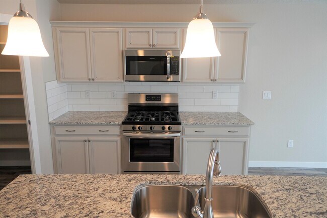 Building Photo - 3067 N Greengate Way