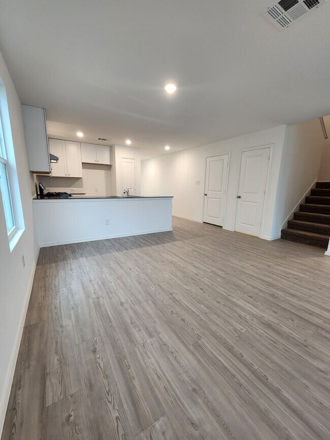 Building Photo - 4-bed, 2-bath gem in Hidden Trails- Bulverde TX- 4/2/2-6013 Companion Loop