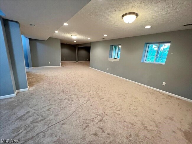 Building Photo - 10454 Dogwood Dr