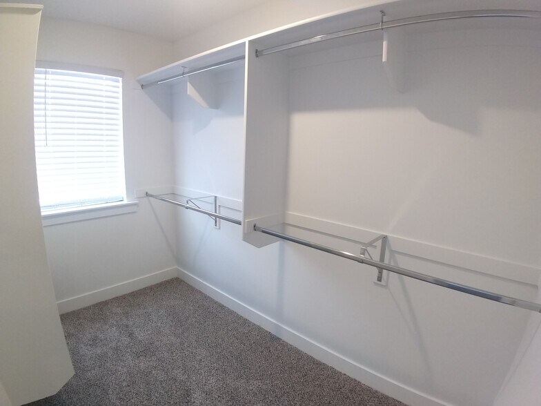 Building Photo - 335 S 1540 E