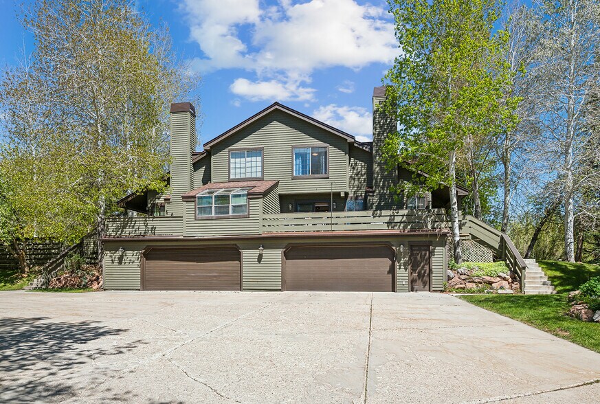 Building Photo - 3061 Fawn Dr