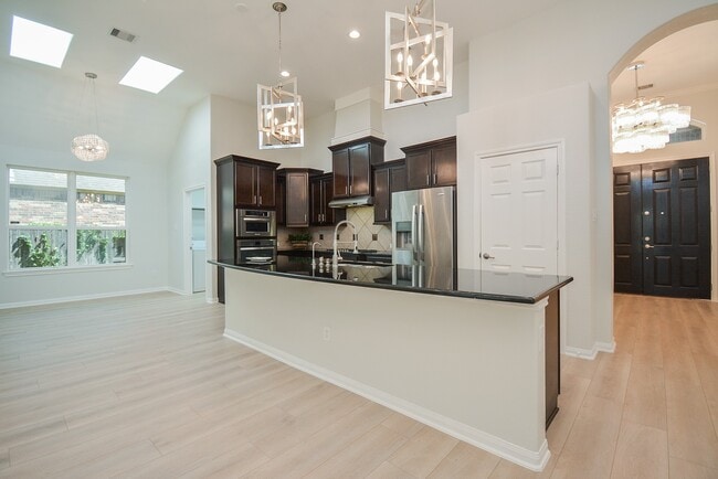 Building Photo - 6403 Edinburgh Ct