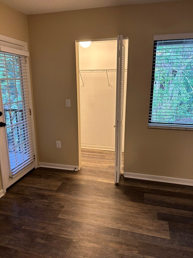 Building Photo - 1687 Brookhouse Cir