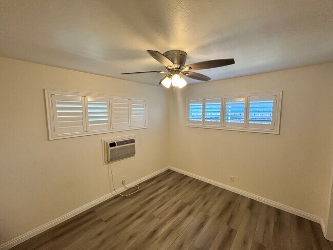 Building Photo - 3 Bedroom/1 Full Remodeled Bath Stockton Ca