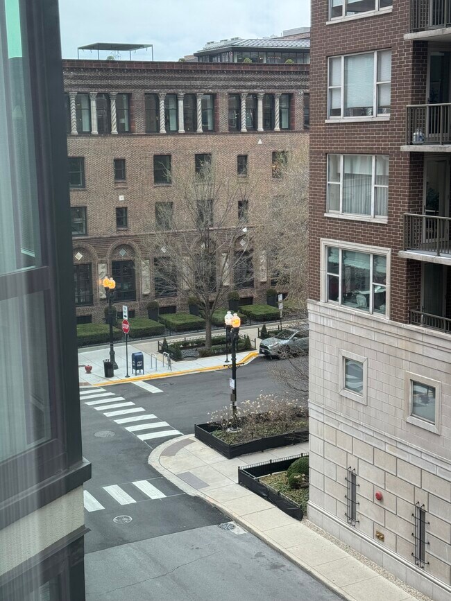 Restoration Hardware - 21 W Goethe St