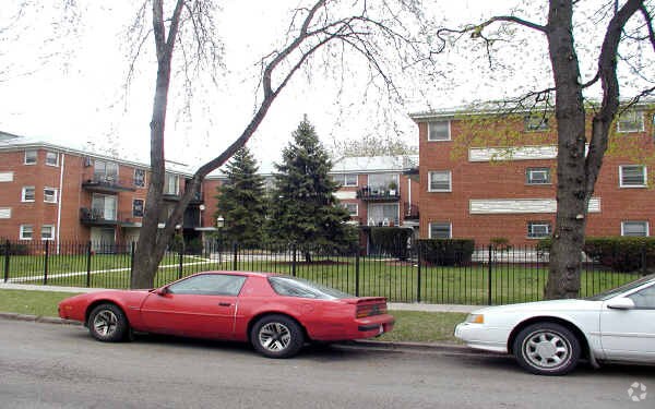 Primary Photo - 137-145 N Mason Ave
