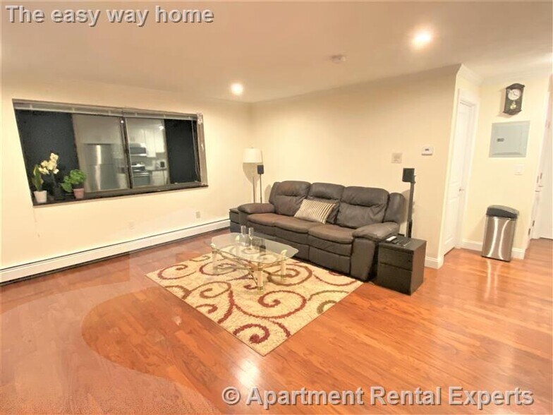 Building Photo - 6 Blair Pl