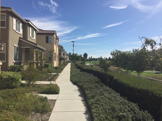 Building Photo - Two Story Townhome -  Moreno Valley