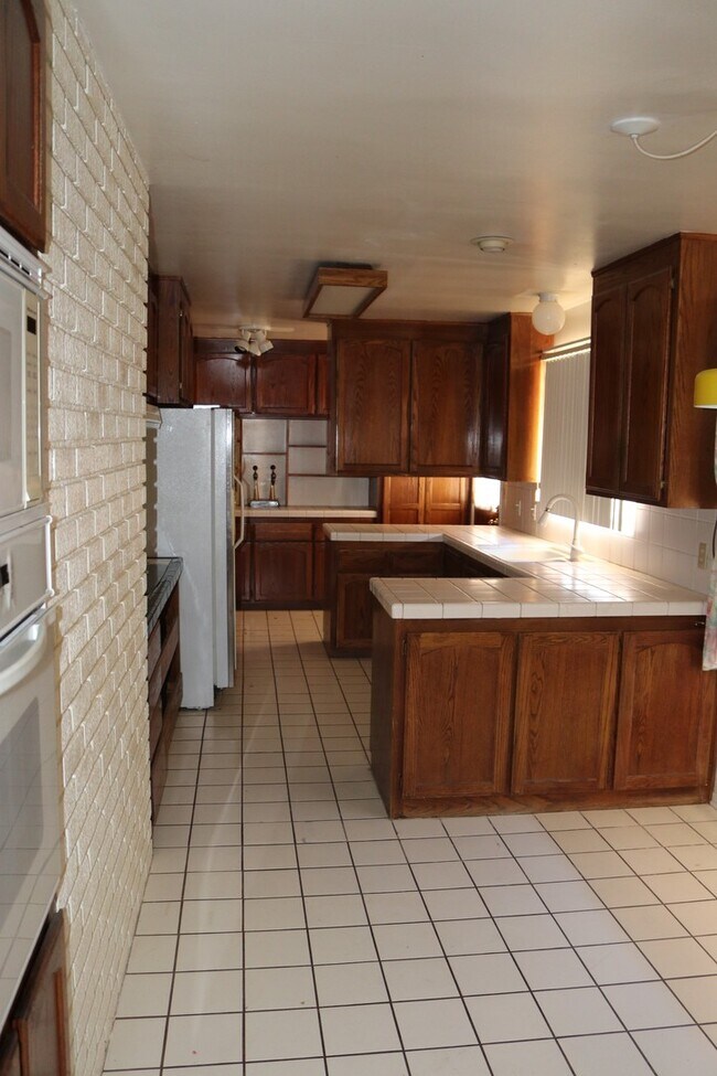 Building Photo - 19275 Symeron Rd