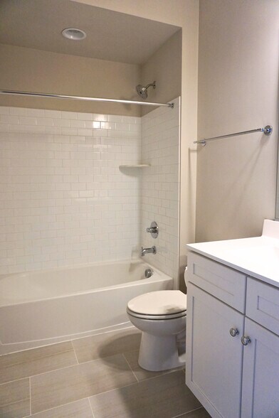 Third floor, second bathroom - 1309 S Quinn St