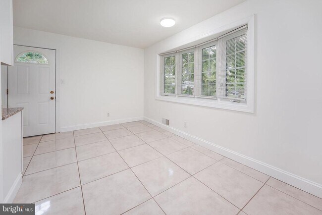 Building Photo - 7815 Bristow Dr