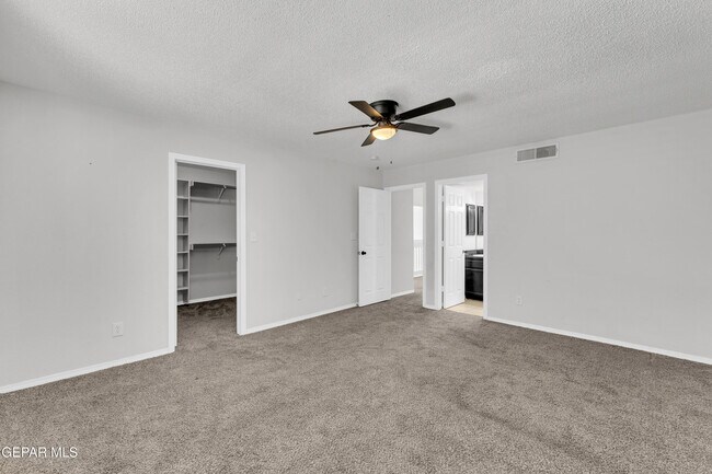 Building Photo - 10400 Valle Koki Dr