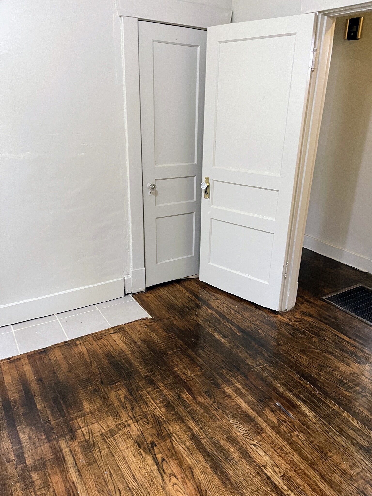 Building Photo - 509 19th Ave N