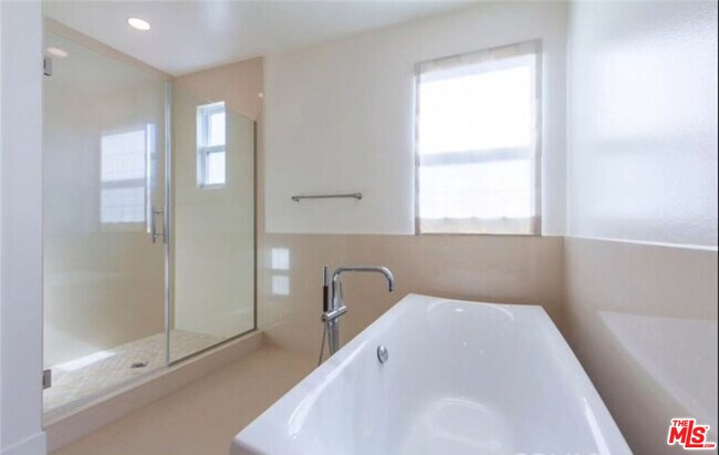 Building Photo - 12642 Sandhill Ln