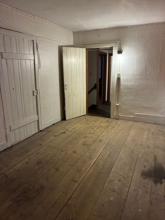 Building Photo - Charming 3-bedroom, 1-bath single-family home