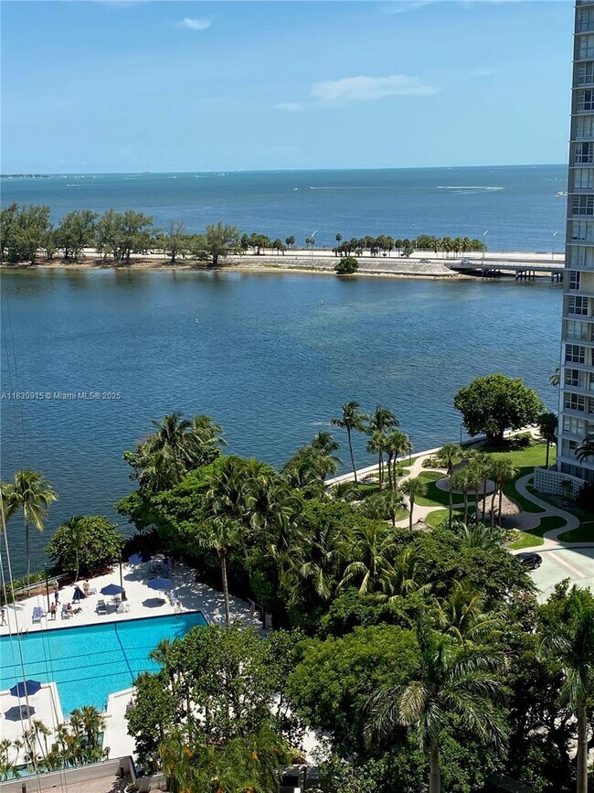 Building Photo - 2333 Brickell Ave