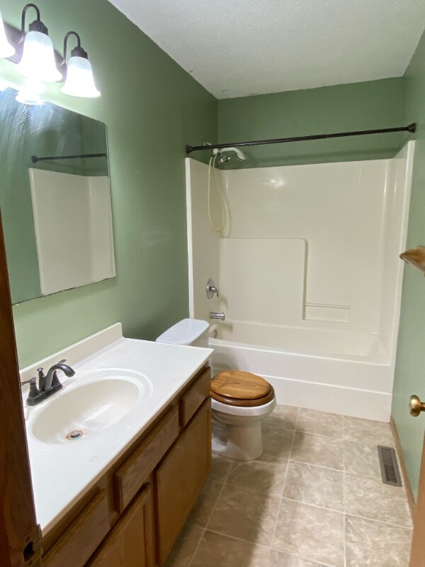 Building Photo - 2415 319th Ln NE