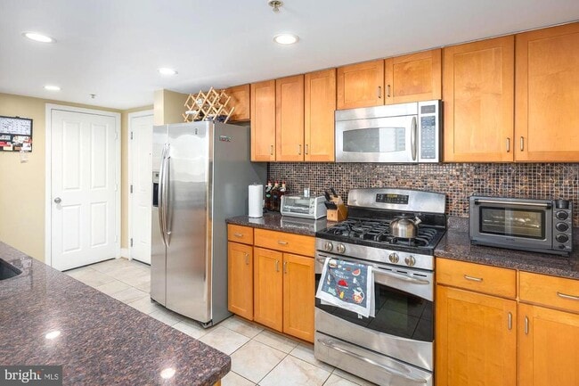 Building Photo - 414 Water St