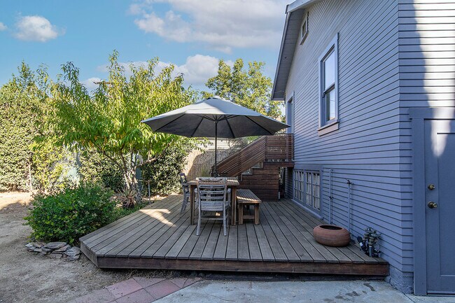 Building Photo - 5123 Townsend Ave