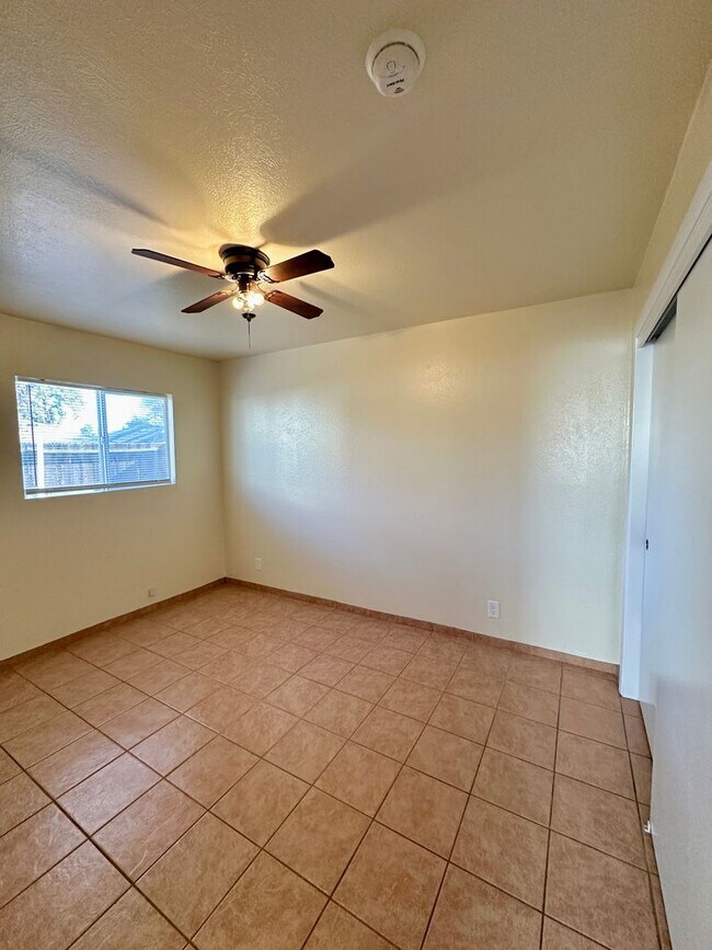 Building Photo - UPCOMING 2 BED 1 BATH COZY CASITA AVAILABLE 5/15/26!!
