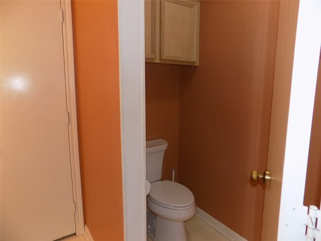 Building Photo - 22623 River Birch Dr