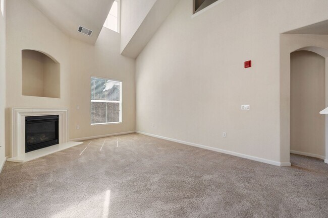 Building Photo - 1316 Milano Dr