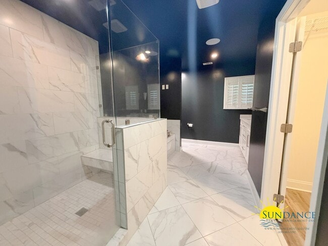 Building Photo - Exquisite Designer Home in Central Fort Walton Beach