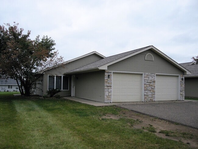 Building Photo - 626 W 8th St