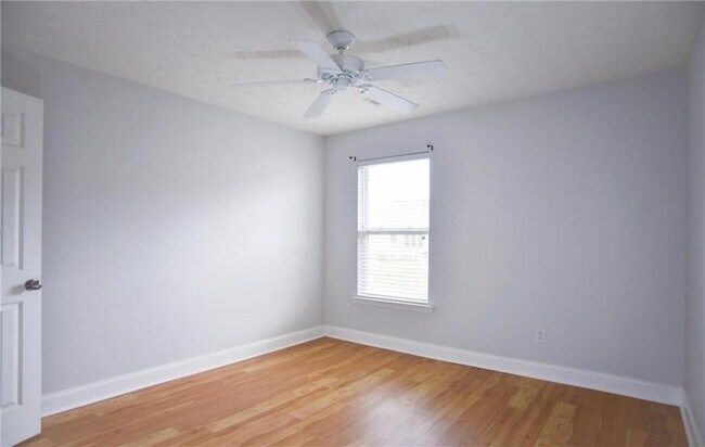 Building Photo - 6616 Splashwater Dr