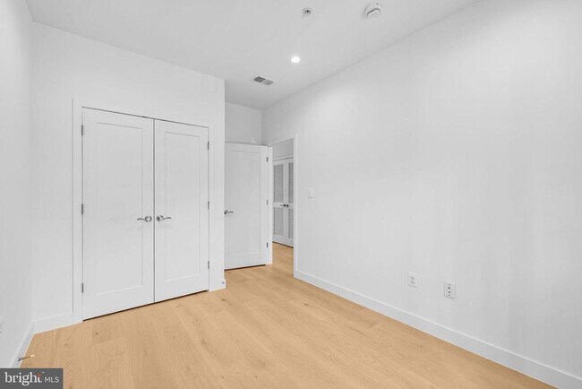 Building Photo - 2534 Elvans Rd SE