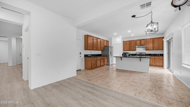 Building Photo - 5131 W El Cortez Trail