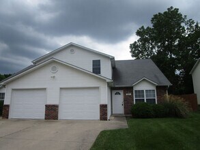 Building Photo - 5013-5015 Carrie Ridge Dr.