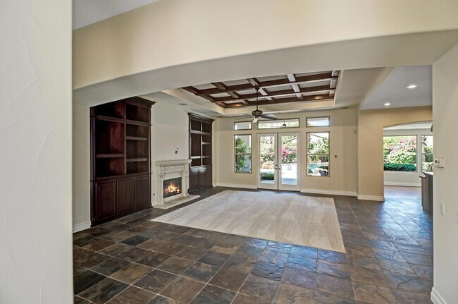 Building Photo - 81075 Giacomo Way