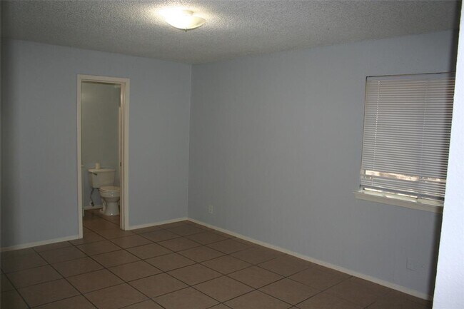 Building Photo - 5314 Atascosa Dr