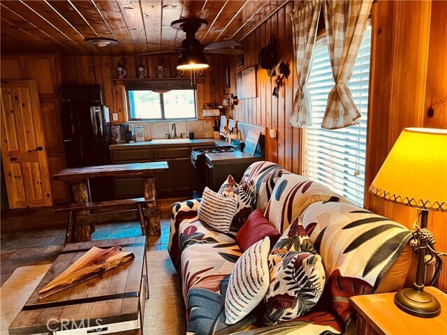 Building Photo - 40104 Mahanoy Ln