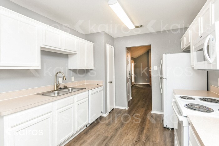 Building Photo - 3031 Casa Bella Dr