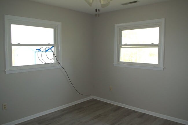 Building Photo - Nice 3 Bedroom Farm House In Fayette!