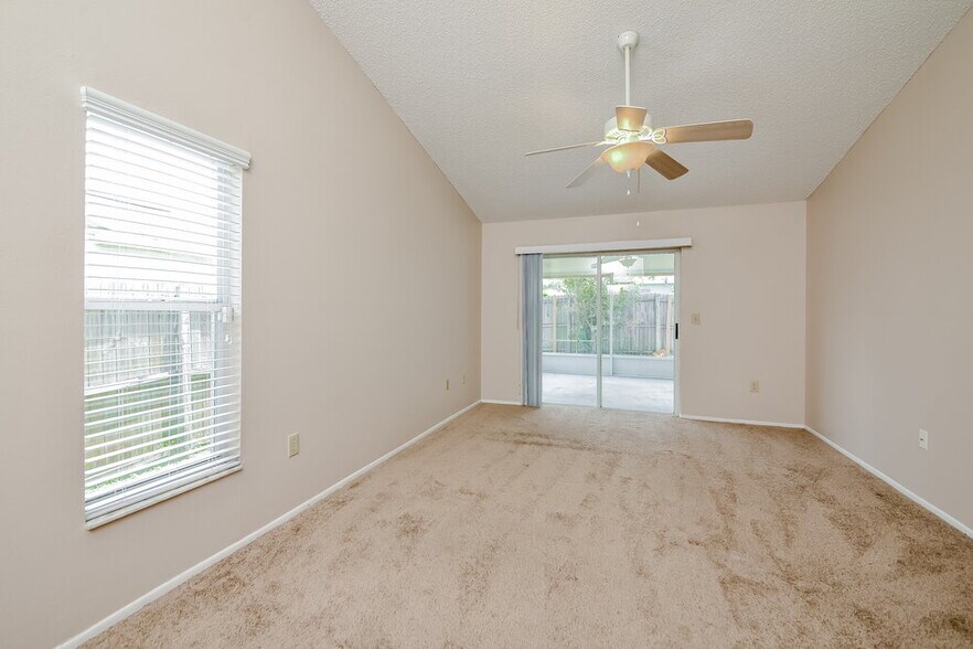 Building Photo - 13203 Pine Creek Cir