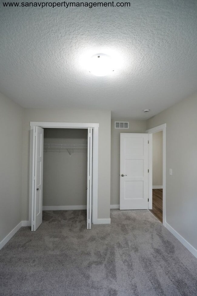 Building Photo - "Modern Comfort Meets Convenience: Your Ideal Home in Waukee"