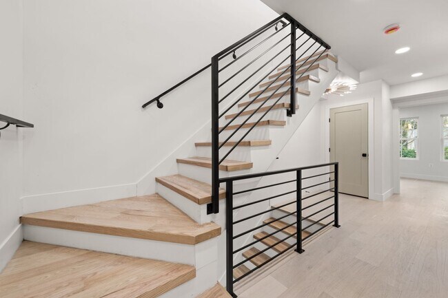 Building Photo - DC1026