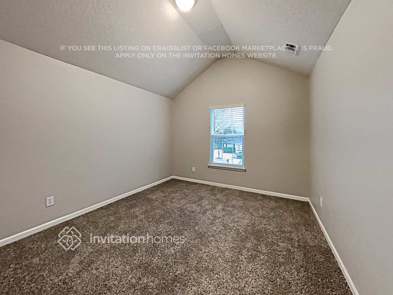 Building Photo - 3913 Arabian Way SW