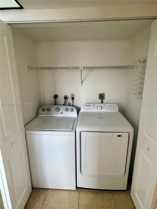 Building Photo - 9961 NW 9th St Cir